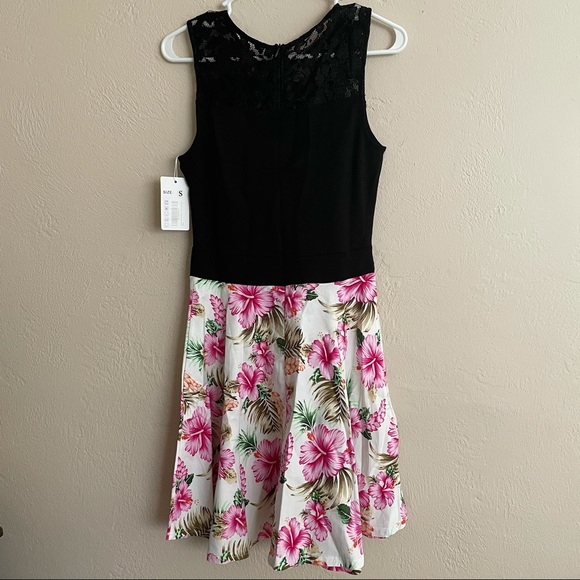 NWT Tropical Lace Dress 🌺 - Picture 5 of 9